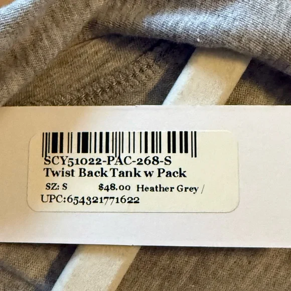 Soulcycle twist back tank with pack - Picture 5 of 5